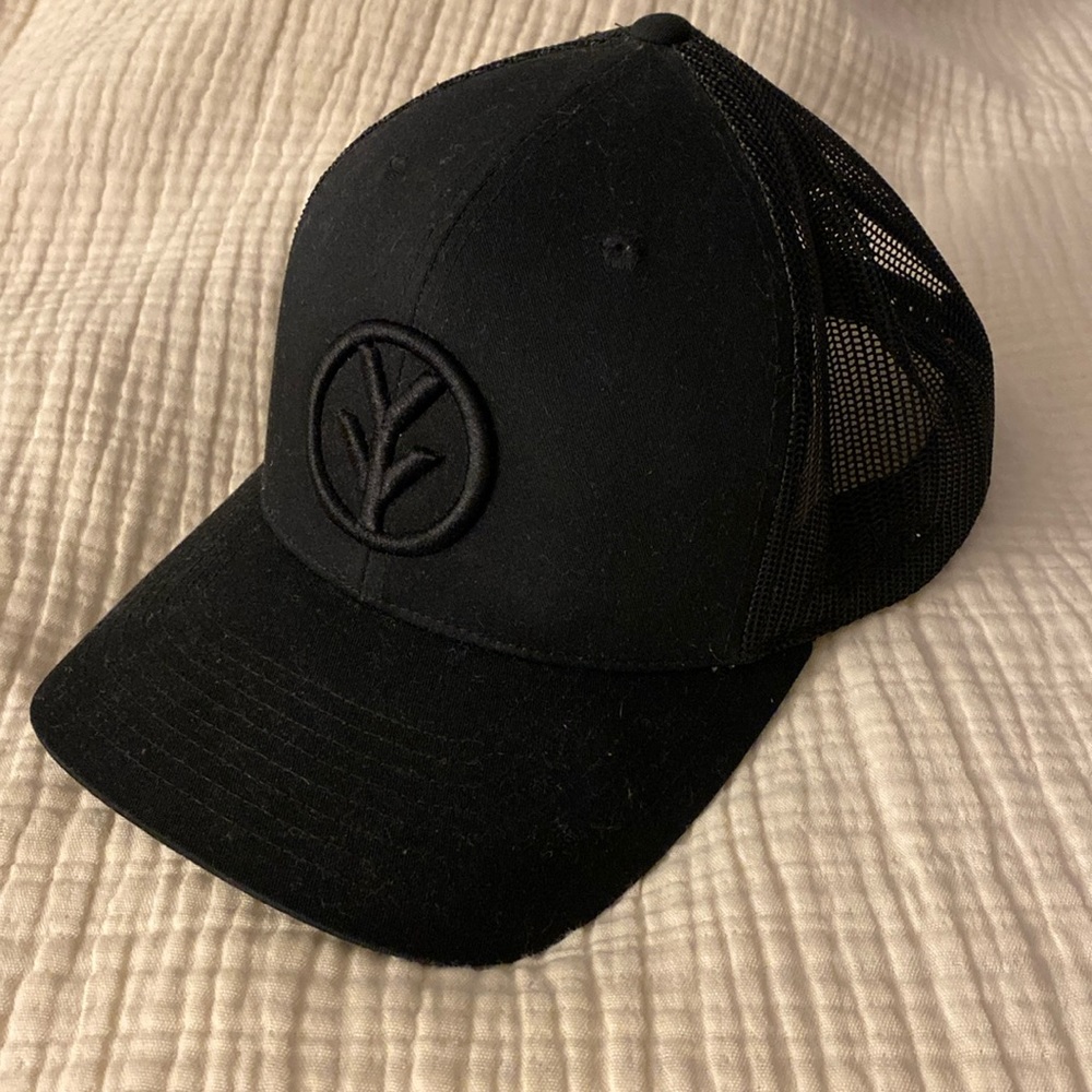 YeeYee Mens SnapBack Hat
